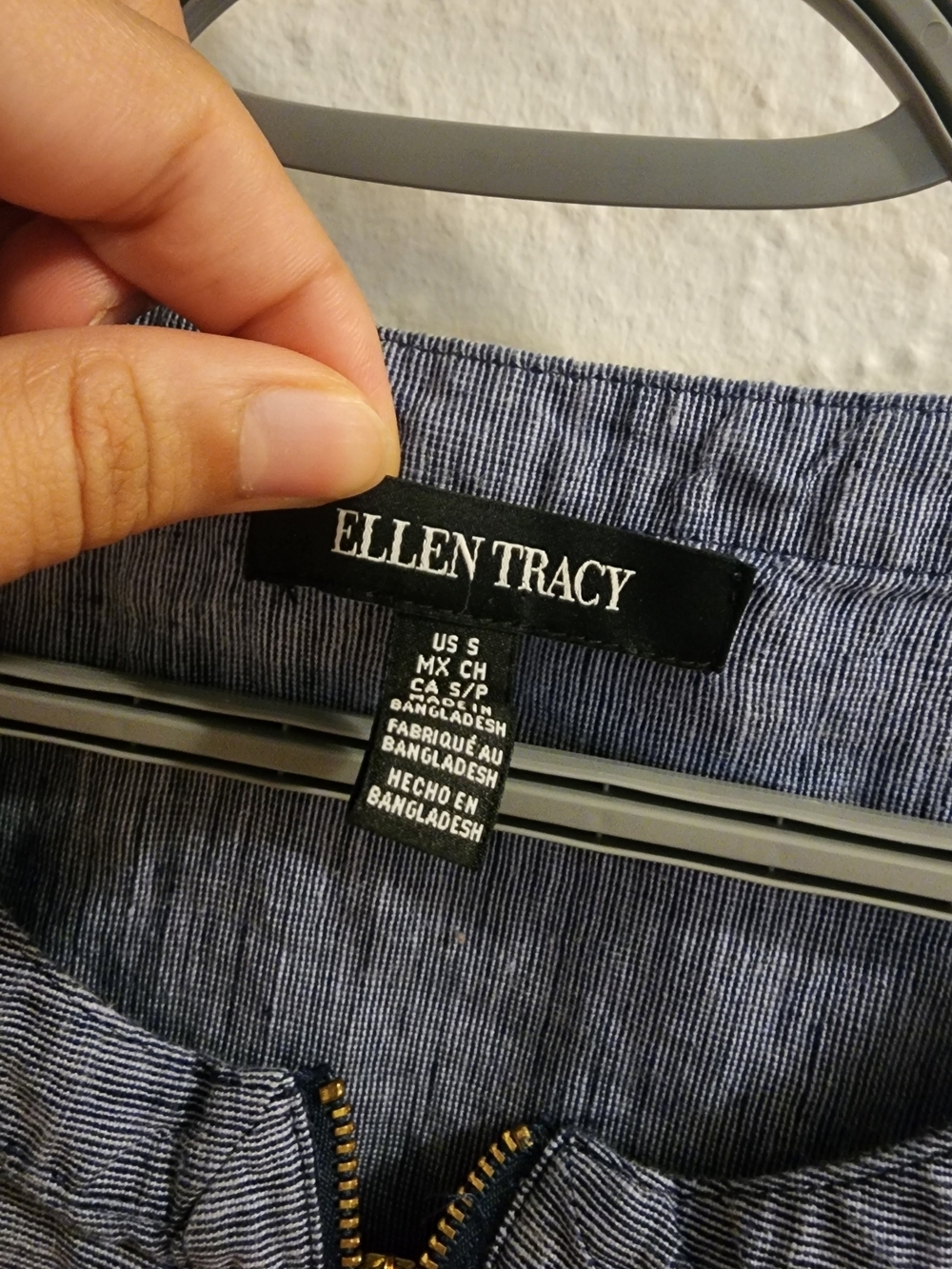 Ellen Tracy 100% Linen Chambray Blue Sleeveless Zip-Front Tank - Picture 3 of 9